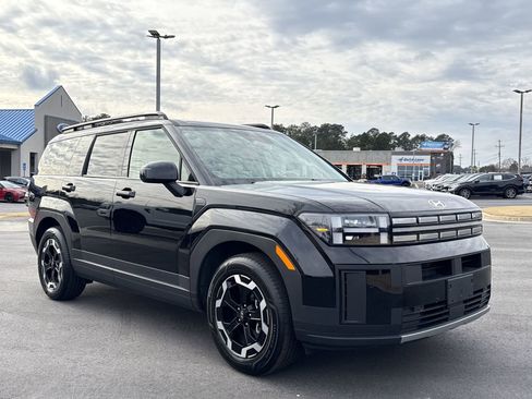 Used 2025 Hyundai Santa Fe SEL image 4