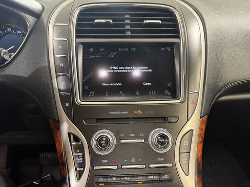 Used 2018 Lincoln MKX Reserve w/ Lincoln MKX Climate Package FWD image 18