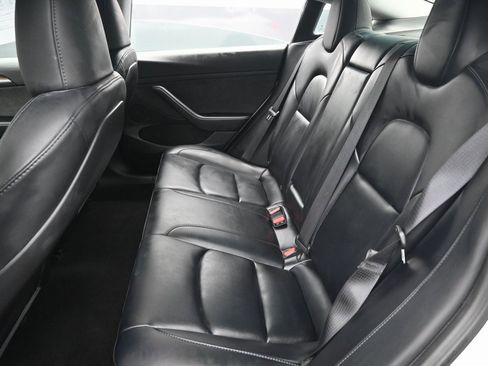 Used 2023 Tesla Model 3 Standard Range image 28