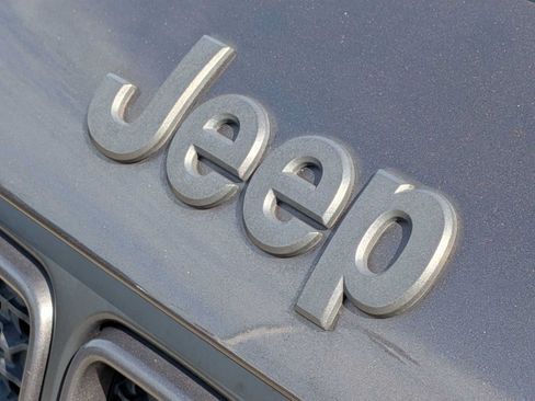 Used 2019 Jeep Renegade Trailhawk AWD/4WD image 11