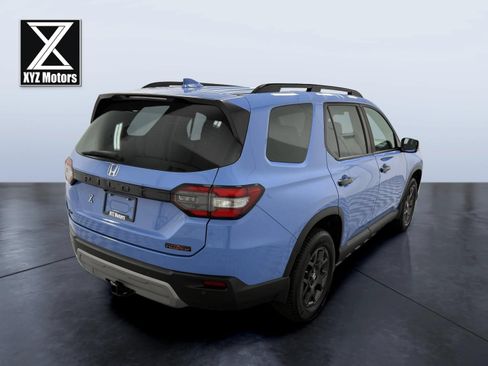 Used 2023 Honda Pilot TrailSport image 6