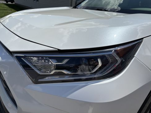 Used 2019 Toyota RAV4 XSE w/ Carpet Mat Package AWD/4WD image 10