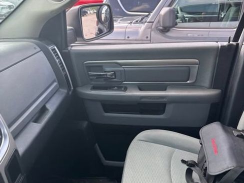 Used 2015 RAM 1500 Classic SLT AWD/4WD image 4