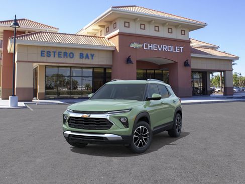 New 2026 Chevrolet TrailBlazer LT w/ Driver Confidence Package FWD image 32