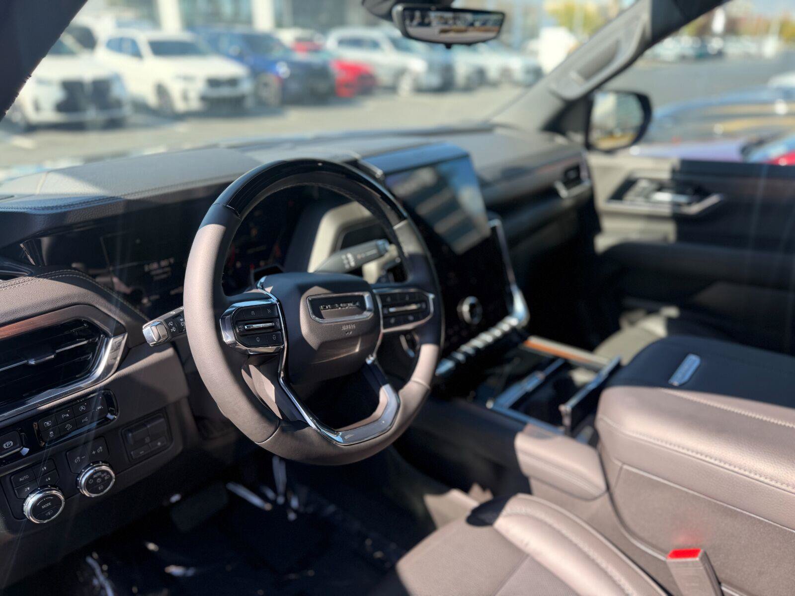 Used 2026 GMC Yukon Denali w/ Denali Reserve Package AWD/4WD image 12