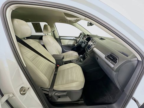 Used 2024 Volkswagen Tiguan S image 33