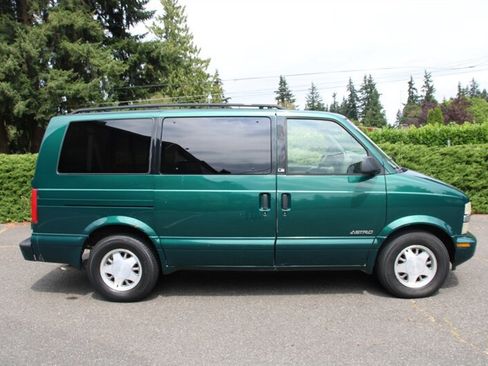 Used 1998 Chevrolet Astro LS RWD image 11
