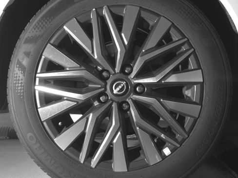 Used 2025 Nissan Altima 2.5 SV FWD image 15