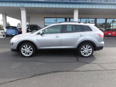 Used 2011 MAZDA CX-9 Grand Touring w/ Moonroof & Bose Audio Pkg image 2