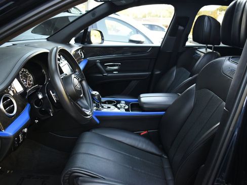 Used 2020 Bentley Bentayga Design Series image 15