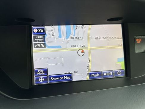 Used 2013 Lexus ES 300h w/ Luxury Pkg FWD image 18