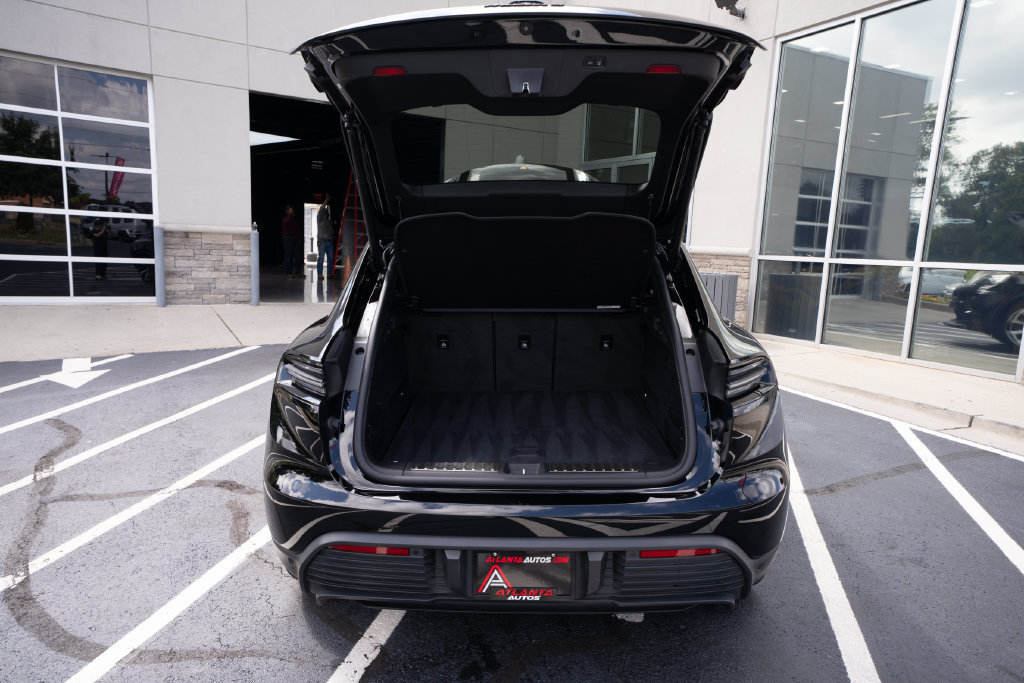 Used 2025 Porsche Macan 4 Electric AWD/4WD image 42
