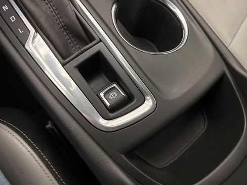 Used 2020 Chevrolet Equinox Premier image 48