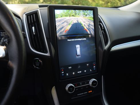 Used 2022 Ford Edge SEL w/ Convenience Package AWD/4WD image 10