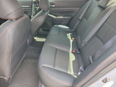 Used 2023 Nissan Altima 2.5 SR w/ SR Premium Package image 9