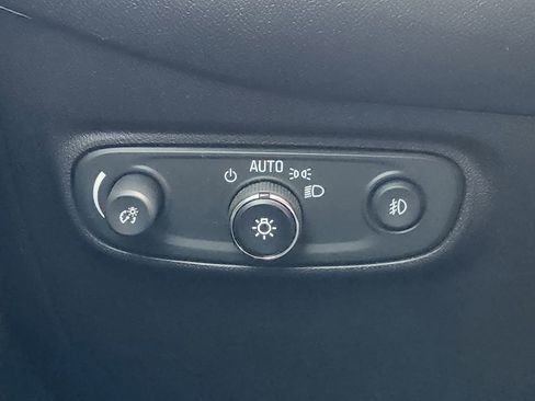 Used 2023 Chevrolet Equinox Premier FWD image 27