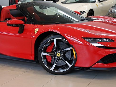 Certified 2022 Ferrari SF90 Spider image 9