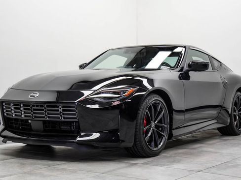 Used 2024 Nissan Z Performance w/ Floor Mat Package RWD image 8