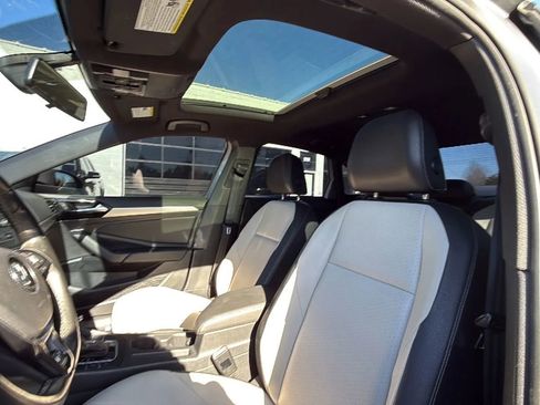 Used 2019 Volkswagen Jetta R-Line w/ R-Line Cold Weather Package image 16