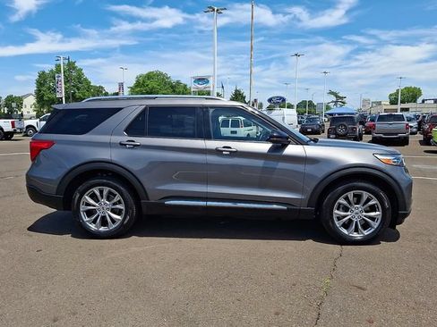 Certified 2021 Ford Explorer Limited w/ Equipment Group 301A AWD/4WD image 7