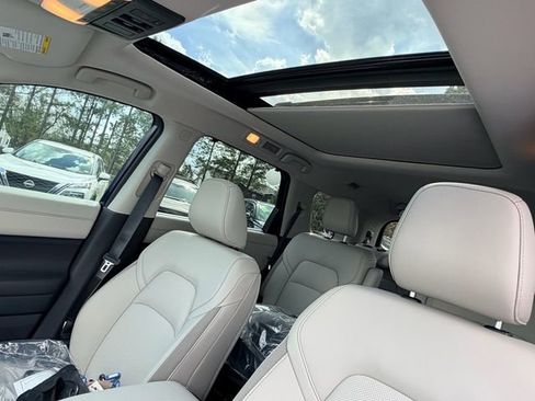 New 2026 Nissan Pathfinder SL w/ SL Premium Package image 16