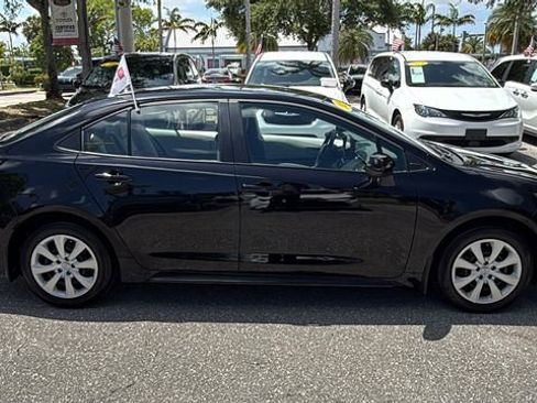 Certified 2025 Toyota Corolla LE image 11