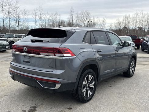 Used 2025 Volkswagen Atlas Cross Sport SE image 5