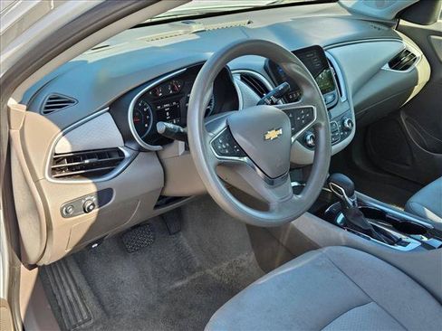Used 2025 Chevrolet Malibu LT FWD image 10