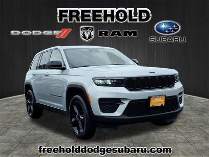 Used 2023 Jeep Grand Cherokee Altitude