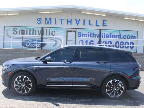 Used 2024 Lincoln Nautilus Reserve w/ Equipment Group 202A AWD/4WD image 4