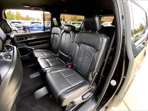 Used 2023 Jeep Wagoneer L Series III w/ Preferred Equipment Group image 19