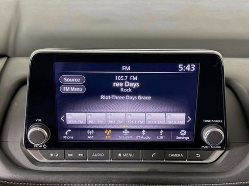 Used 2024 Nissan Rogue S AWD/4WD image 21