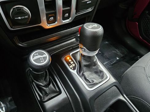 Used 2022 Jeep Wrangler Sport S image 21