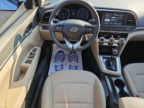 Used 2019 Hyundai Elantra SEL FWD image 11