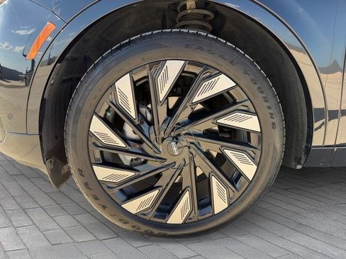 Used 2024 Lincoln Nautilus Reserve w/ Jet Appearance Package (87T) AWD/4WD image 9