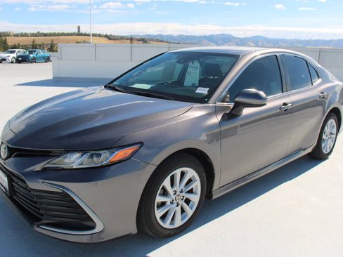 Certified 2022 Toyota Camry LE FWD image 6