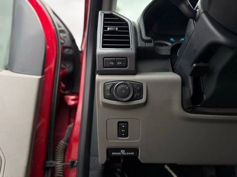 Used 2022 Ford F250 XLT w/ XLT Premium Package image 13