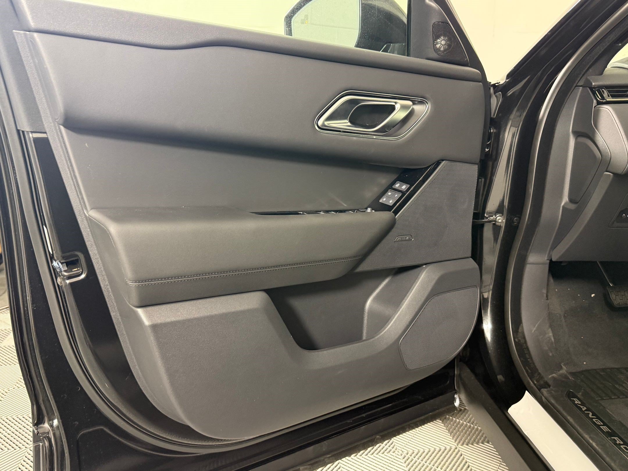 New 2026 Land Rover Range Rover Velar S AWD/4WD image 14