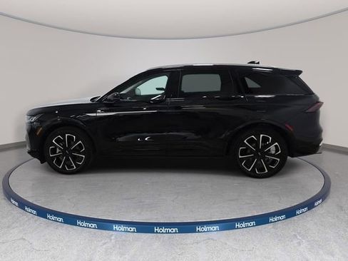 Used 2025 Lincoln Nautilus Reserve AWD/4WD image 8