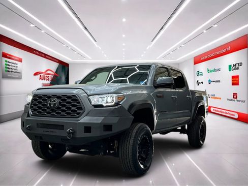 Used 2019 Toyota Tacoma TRD Off-Road image 4