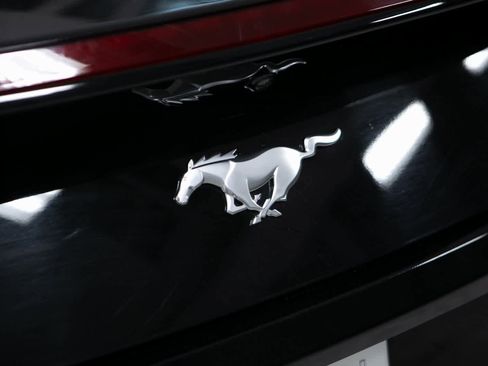 Used 2024 Ford Mustang Convertible image 30