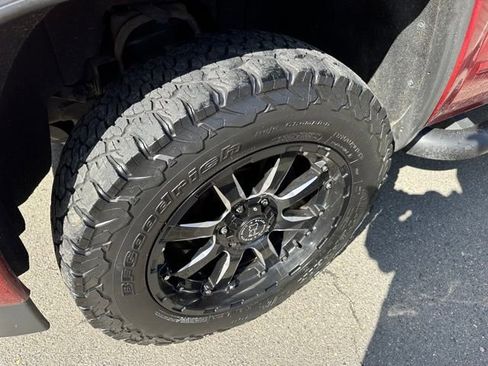 Used 2018 GMC Sierra 1500 SLT AWD/4WD image 17