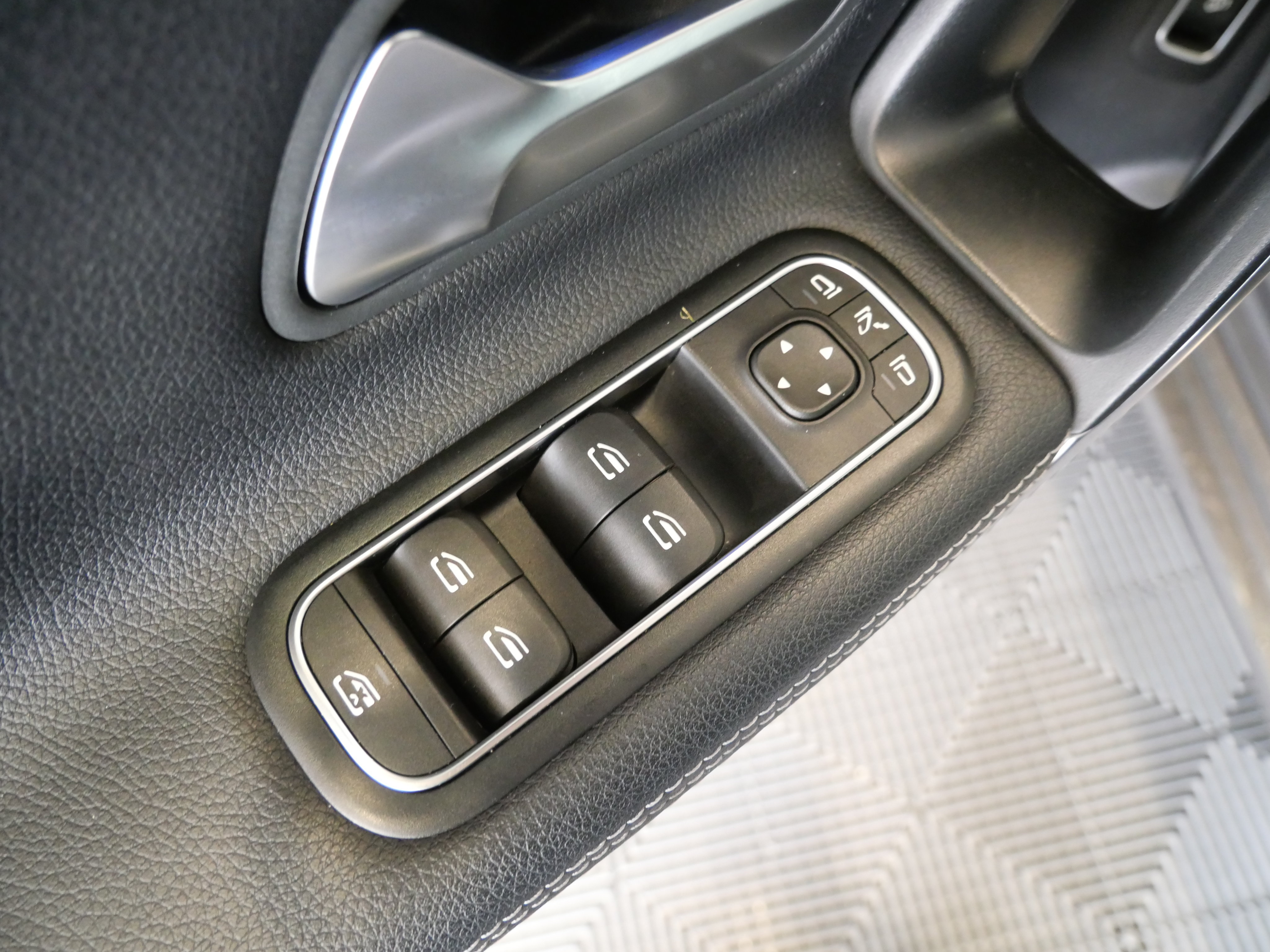 Used 2023 Mercedes-Benz CLA 250 4MATIC image 15