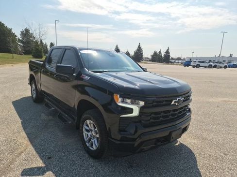 Used 2022 Chevrolet Silverado 1500 RST AWD/4WD image 3