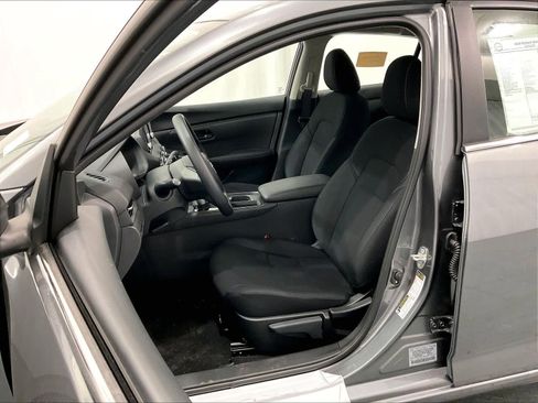 Used 2025 Nissan Sentra S image 10