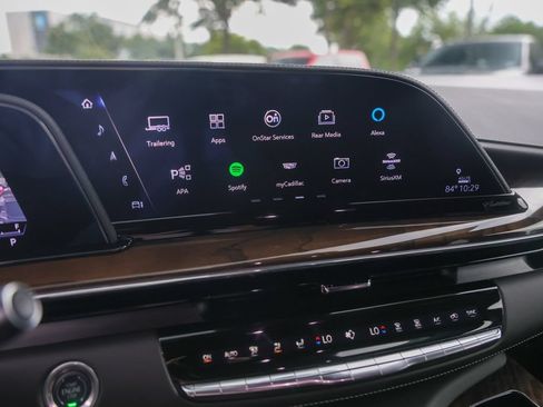 Used 2024 Cadillac Escalade Sport Platinum w/ LPO, ONYX Package AWD/4WD image 16