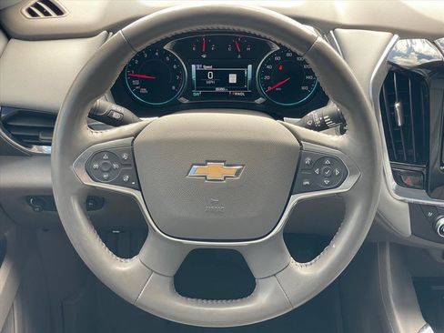 Used 2018 Chevrolet Traverse Premier w/ Driver Confidence II Package FWD image 12