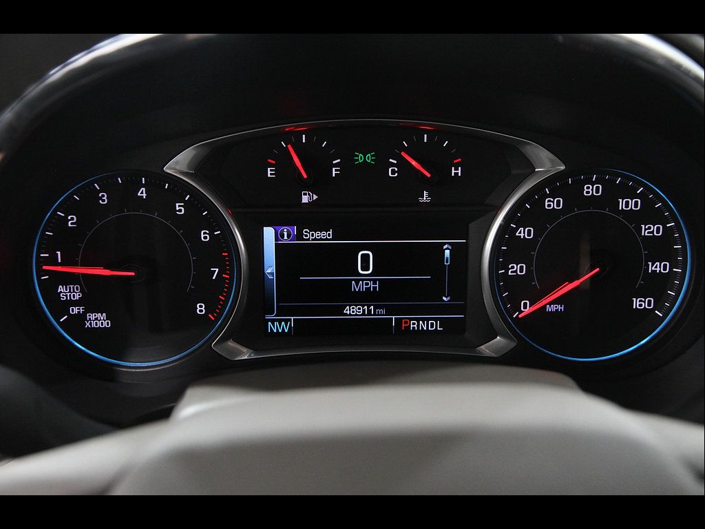 Used 2017 Chevrolet Malibu LT w/ Leather Package FWD image 8