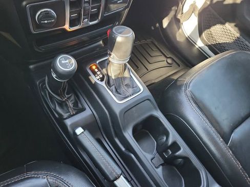 Used 2022 Jeep Gladiator Overland image 33