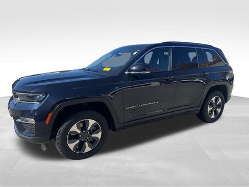 Used 2024 Jeep Grand Cherokee Limited 4xe image 2